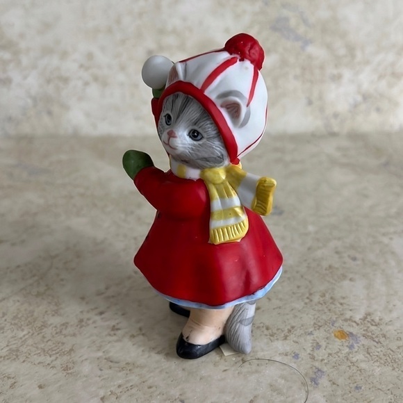 Schmid Kitty Cucumber Figurine Throw a Snowball 1989 - Picture 2 of 6
